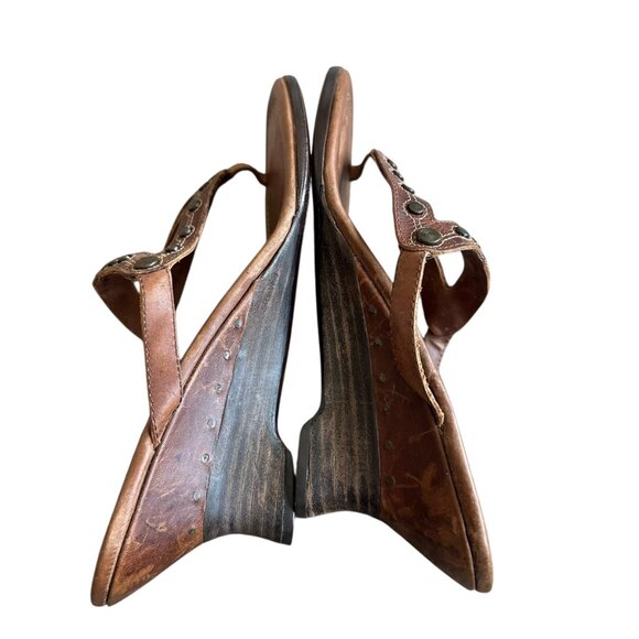 Frye Leather Slip On Slide Sandals Stud Detail Brown Low Wedge Heel Size 8.5 - Picture 9 of 12